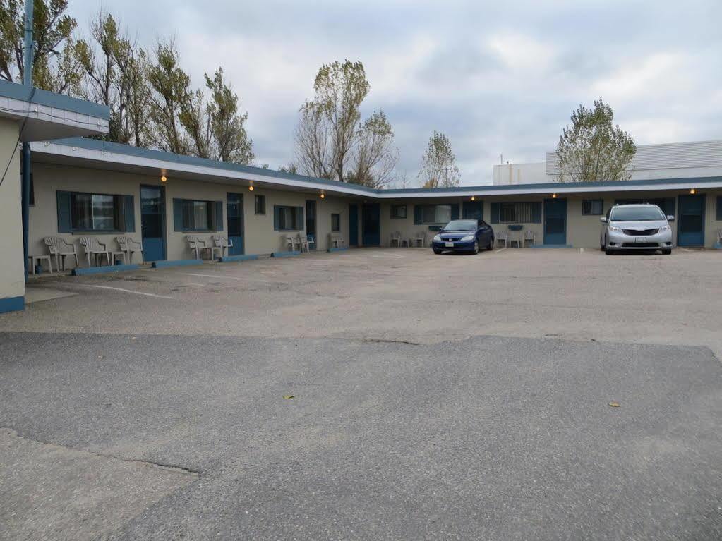 Trapper'S Choice Inn & Restaurant Пари Саунд Екстериор снимка